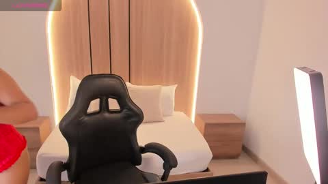 Nicky  online show from November 6, 2:45 am