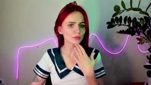 Nicky Weekends online show from December 18, 11:56 am