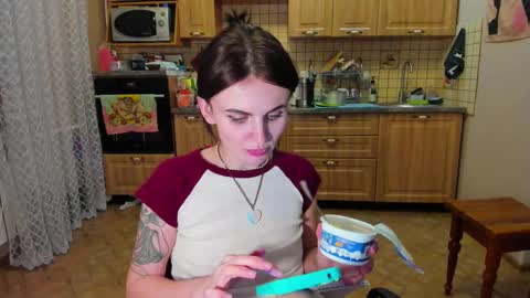 Nicky Weekends online show from February 11, 4:46 pm