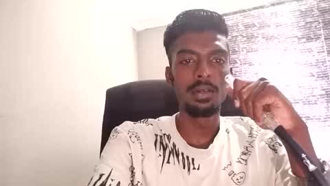 Snapshot of nickyle63 chatting on January 19, 3:21 pm james online show from January 19, 3:21 pm