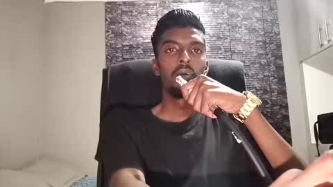 Snapshot of nickyle63 chatting on February 28, 8:07 pm james online show from February 28, 8:07 pm