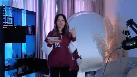 Nicky online show from September 12, 5:24 pm