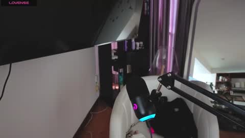 Nicky online show from September 27, 9:09 pm