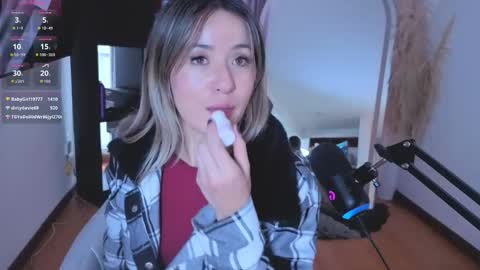 Nicky online show from December 1, 4:23 pm