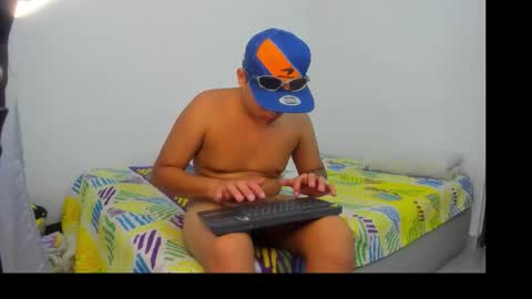 Snapshot of nico1515821704 chatting on December 14, 10:47 pm nico1515821704 online show from December 14, 10:47 pm