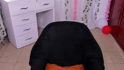 Nico online show from December 5, 2:31 am