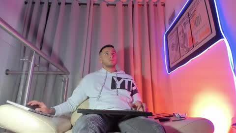 Nicolas online show from March 21, 5:45 am