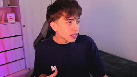 Nicolas online show from September 22, 7:05 pm