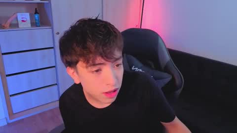 Nicolas online show from October 3, 8:06 pm