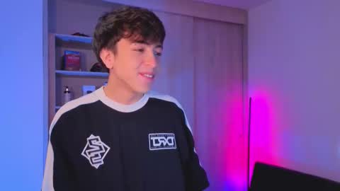 Nicolas online show from October 17, 8:22 pm