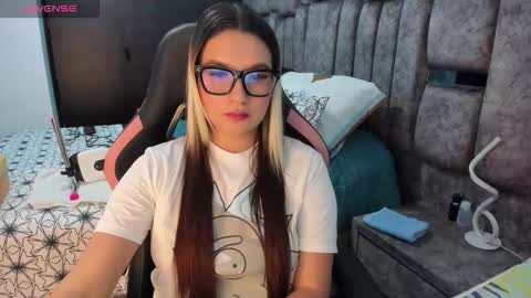 YuliEM online show from November 12, 6:52 pm