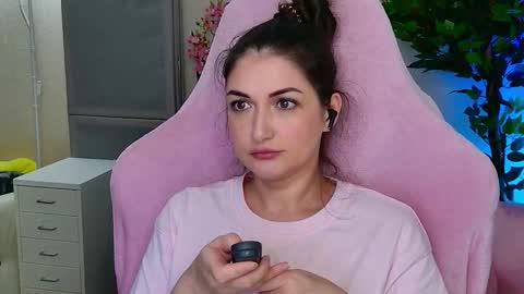 Snapshot of nicol_angel888 chatting on September 18, 11:29 pm Nicole Online at about after 1000  6  UK time or 900  - 500  UK time it approximate time interval online show from September 18, 11:29 pm