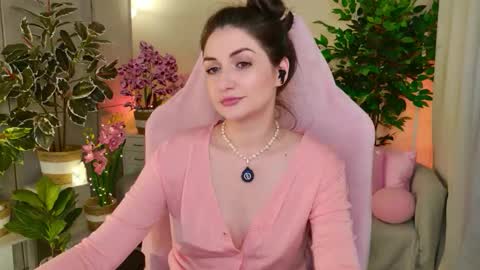 Nicole Online at about after 1000  6  UK time or 900  - 500  UK time it approximate time interval online show from December 23, 2:31 am