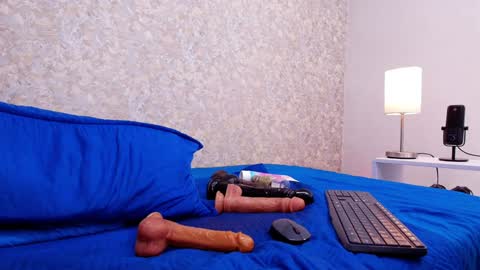 Nicol online show from February 8, 1:22 am