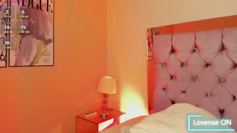 Snapshot of nicol_gw chatting on December 15, 9:53 pm Nicol online show from December 15, 9:53 pm