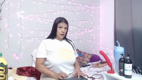 Snapshot of nicol_love0 chatting on February 11, 8:31 pm Nicol online show from February 11, 8:31 pm