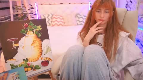 Snapshot of nicol_moonn chatting on June 3, 2:33 pm Nicol Moonn online show from June 3, 2:33 pm