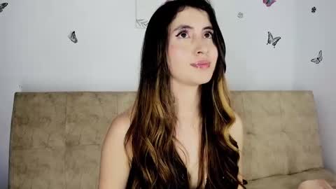 Snapshot of nicol_swift_ chatting on December 7, 6:10 am Nicol online show from December 7, 6:10 am