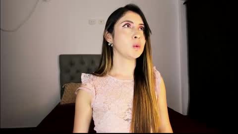 Snapshot of nicol_swift_ chatting on February 2, 3:10 am Nicol online show from February 2, 3:10 am