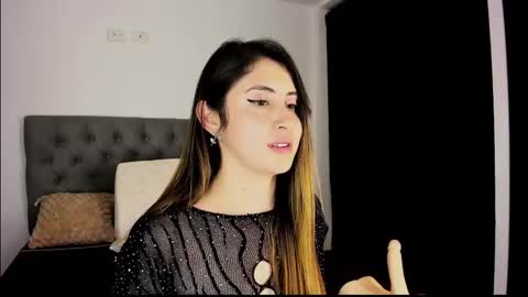 Snapshot of nicol_swift_ chatting on February 3, 8:02 am Nicol online show from February 3, 8:02 am