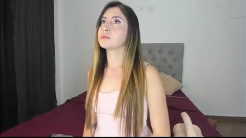 Snapshot of nicol_swift_ chatting on February 8, 1:11 am Nicol online show from February 8, 1:11 am