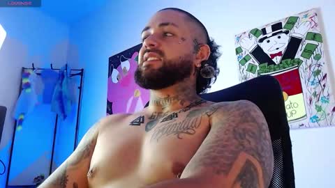 nicolas online show from March 26, 9:15 am