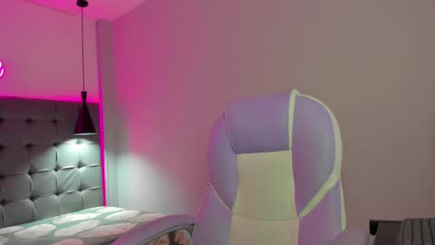 nicolasferrer18 online show from November 2, 7:27 pm