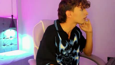 nicolasferrer18 online show from December 14, 7:29 pm