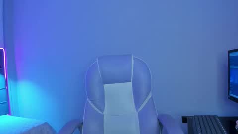 nicolasferrer18 online show from December 18, 7:20 pm