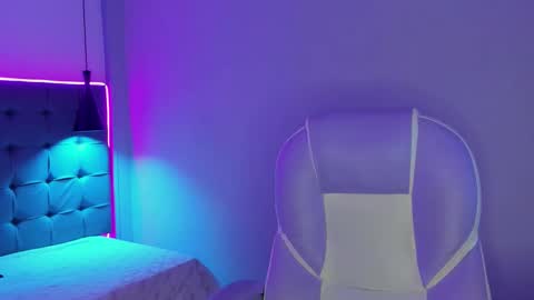 nicolasferrer18 online show from December 19, 7:32 pm