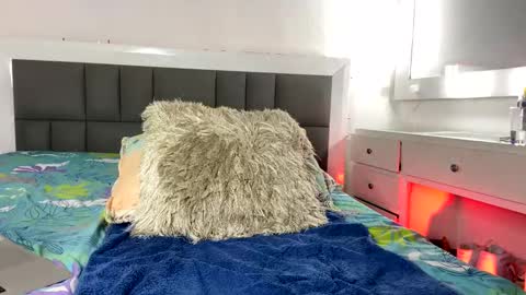 Nicolas online show from October 22, 1:44 pm