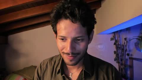 nicolasrodrii online show from April 16, 1:17 am