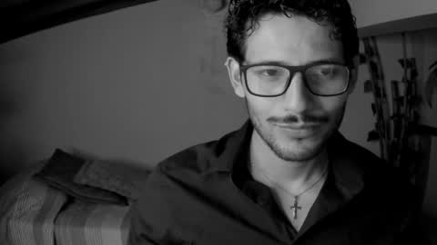 nicolasrodrii online show from May 18, 10:26 pm