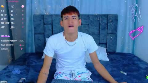 nicolastorres__ online show from April 15, 3:02 am