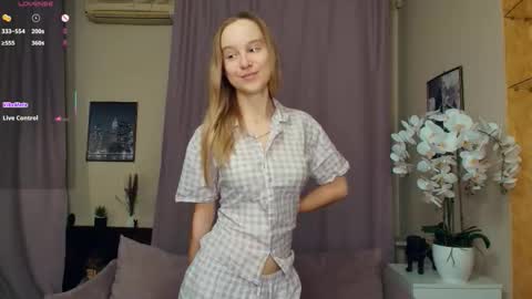 Nicoletta online show from February 12, 7:09 pm