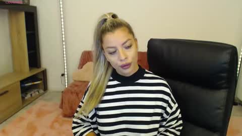 Snapshot of nicole___19 chatting on September 27, 6:24 pm Nico online show from September 27, 6:24 pm