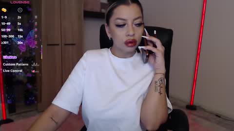 Snapshot of nicole___19 chatting on November 26, 7:15 pm Nico online show from November 26, 7:15 pm