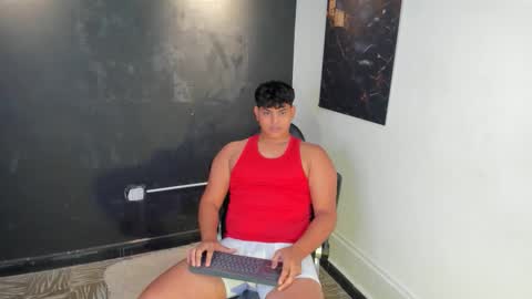 Snapshot of nicole_and_thiago1 chatting on February 21, 9:27 pm nicole_and_thiago1 online show from February 21, 9:27 pm