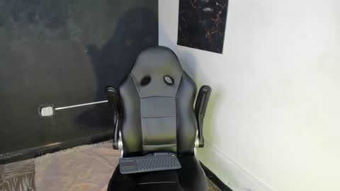 Snapshot of nicole_and_thiago1 chatting on February 25, 10:19 pm nicole_and_thiago1 online show from February 25, 10:19 pm