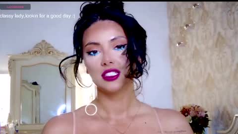 nicole online show from April 17, 7:06 pm