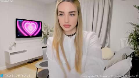 Nicole online show from November 7, 9:26 pm