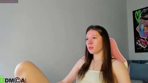 Snapshot of nicole_charm chatting on January 8, 11:18 pm GMT7TueWedThSu 0300am-0900am. Sa 1000am-0400pm online show from January 8, 11:18 pm
