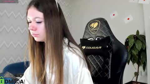 Snapshot of nicole_charm chatting on February 23, 11:46 pm GMT7TueWedThSu 0300am-0900am. Sa 1000am-0400pm online show from February 23, 11:46 pm