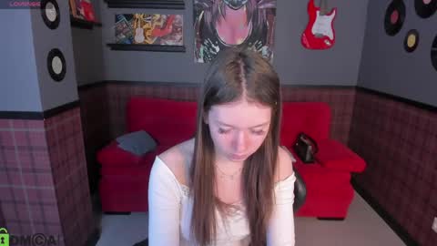Snapshot of nicole_charm chatting on April 29, 1:59 pm GMT7TueWedThSu 0300am-0900am. Sa 1000am-0400pm online show from April 29, 1:59 pm