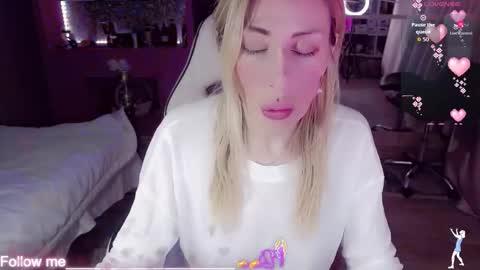 Nicole online show from January 14, 12:05 am