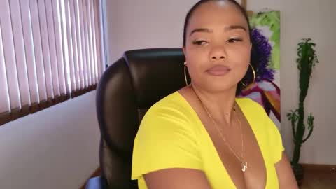nicole_lushh online show from June 1, 5:25 pm