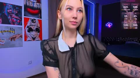 Snapshot of nicole_matt chatting on February 19, 8:52 pm Nicole online show from February 19, 8:52 pm