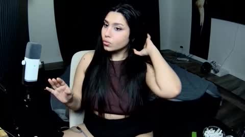 Nicole online show from March 3, 6:52 am