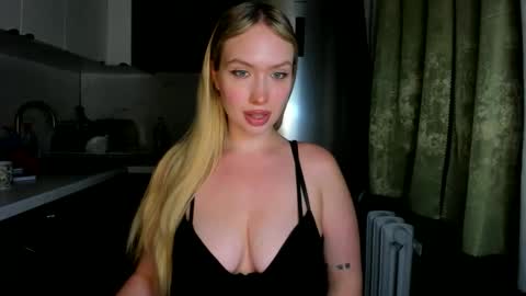 Snapshot of nicole_ricci_ chatting on September 27, 9:31 pm Nicole online show from September 27, 9:31 pm