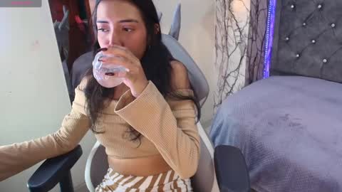Snapshot of nicole_samantha chatting on October 8, 12:58 pm Samantha online show from October 8, 12:58 pm